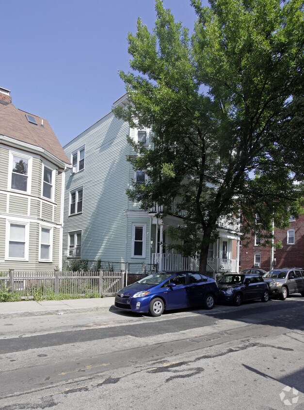 Foto del edificio - 161 Putnam Ave