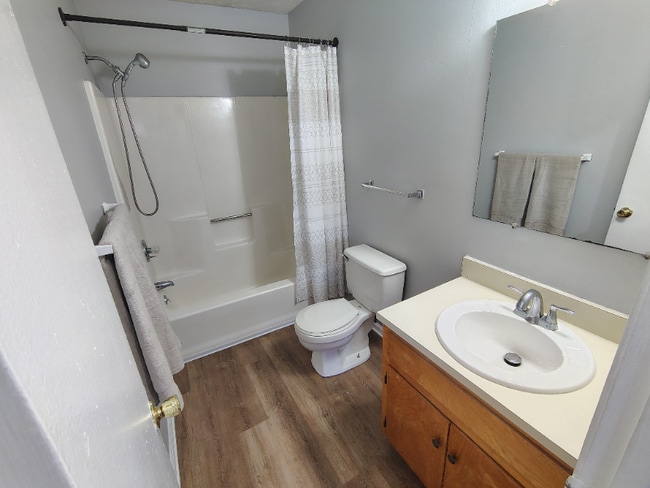 Foto del edificio - 54 Ferguson Dr