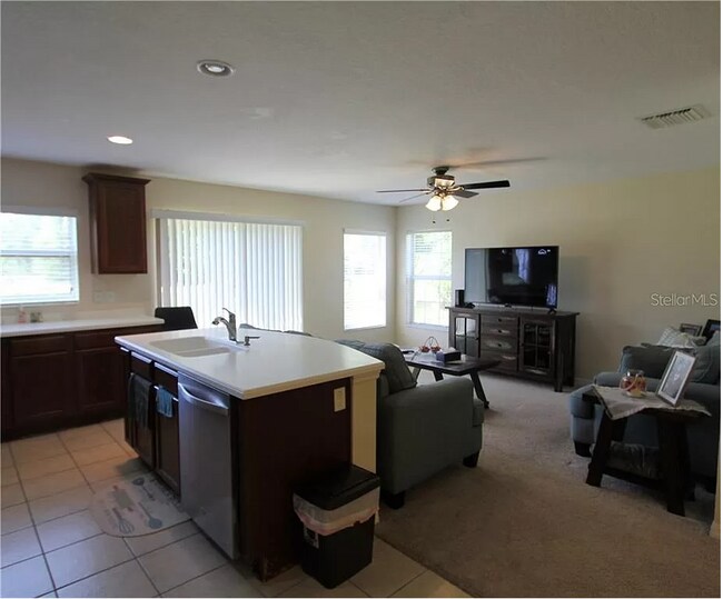 Living - 2803 Birchcreek Dr