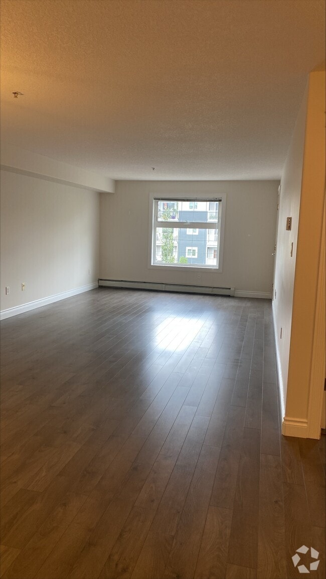 Building Photo - Mainstreet Manor 4910 50 St