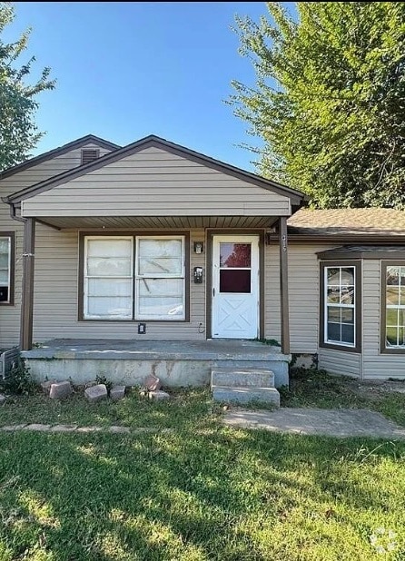 Building Photo - 316 E Jarman Dr