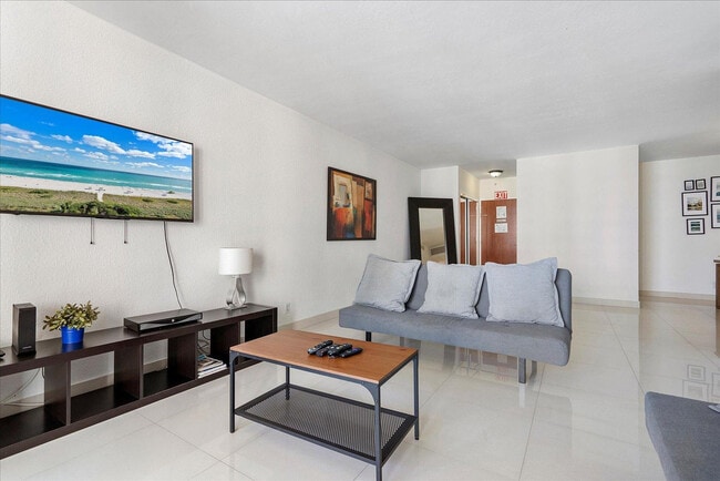 Building Photo - 3901 S Ocean Dr