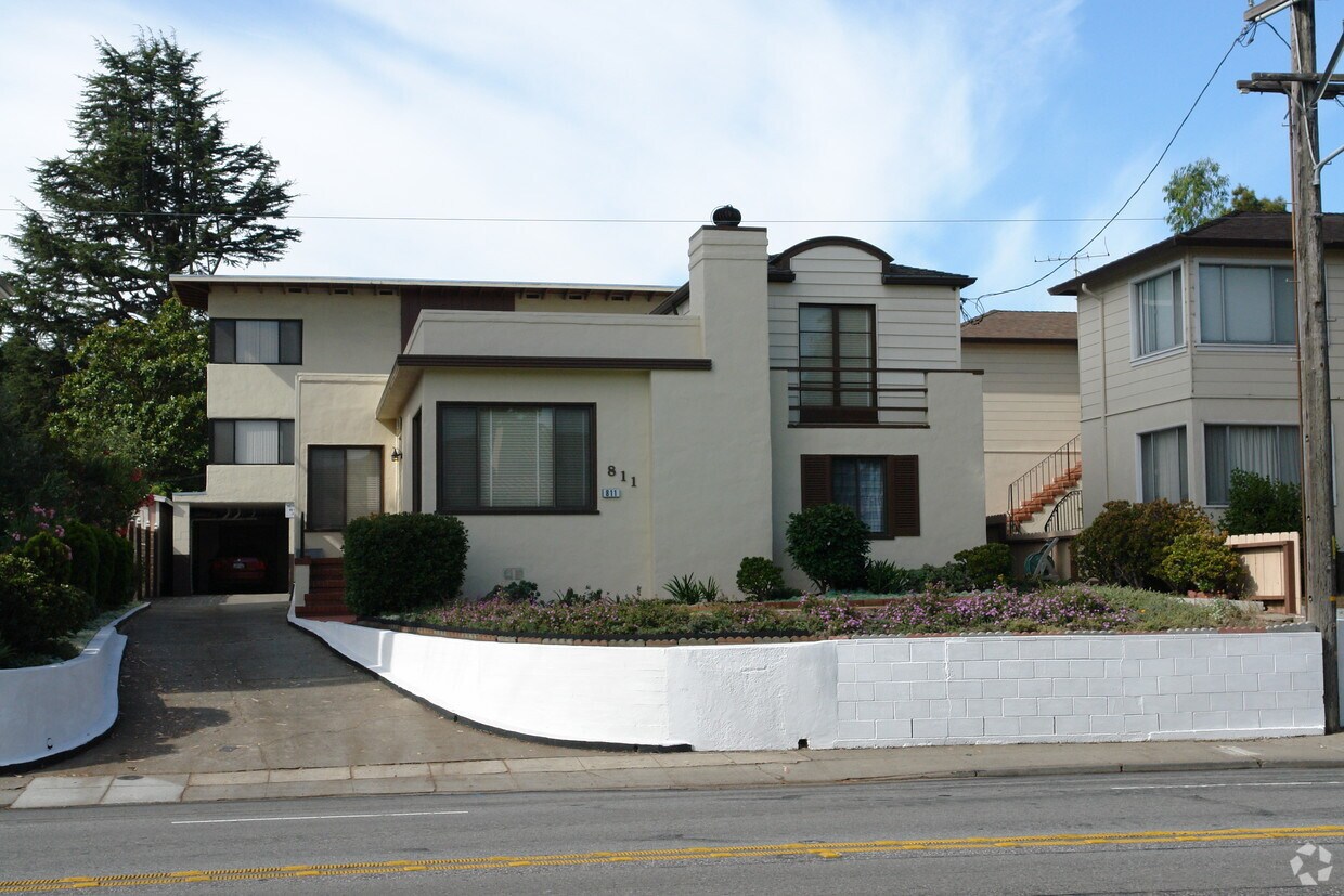 Primary Photo - 811 El Camino Real