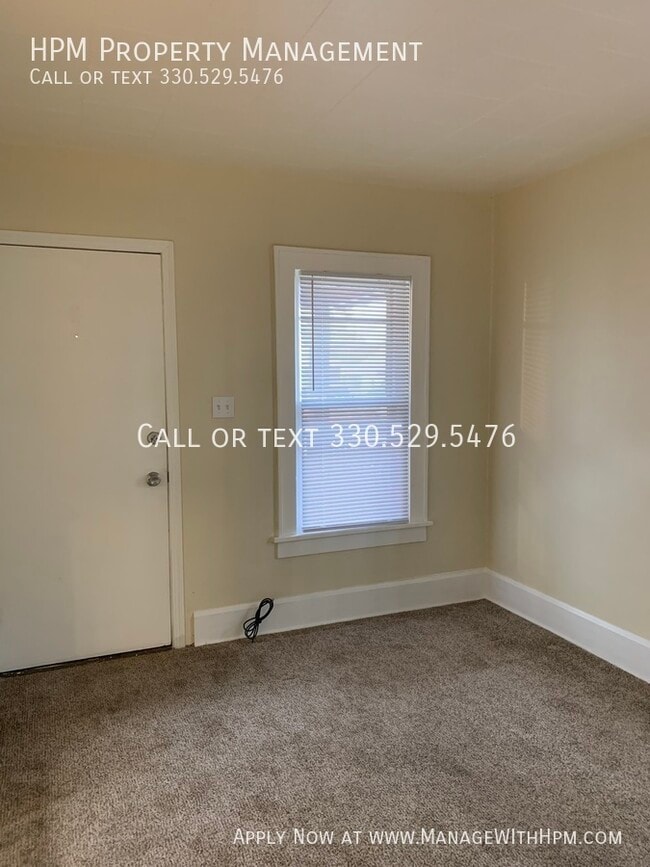 Building Photo - 2306 24th St NE