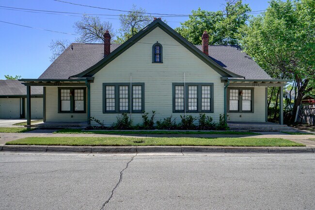 Foto del edificio - 1207 W Richmond Ave