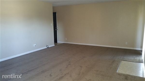 Building Photo - 2681 Calariva Dr