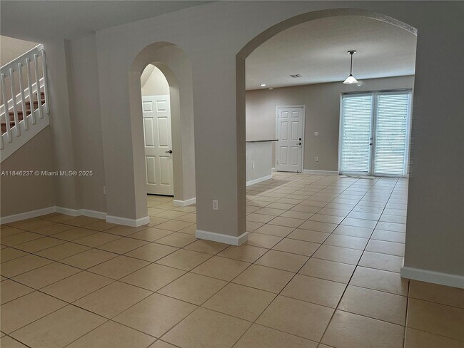 Foto del edificio - 9232 SW 170th Ave