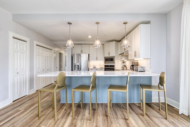 Foto del edificio - 9000 Heron Walk Dr