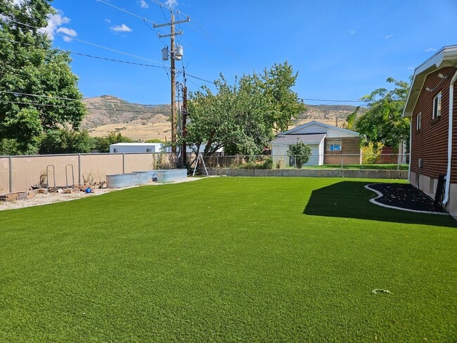 Building Photo - Great 5-Bed 2-Bath House in Bountiful