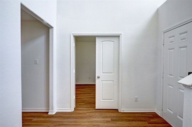 Foto del edificio - 9230 Mission Arbor Ln
