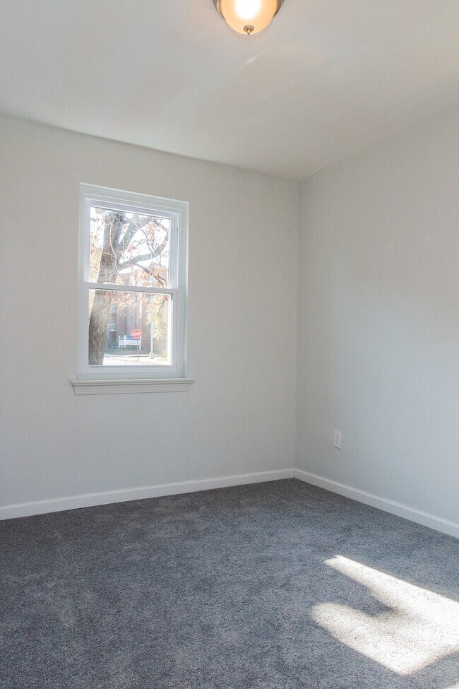 Foto del edificio - 529 16th St NE