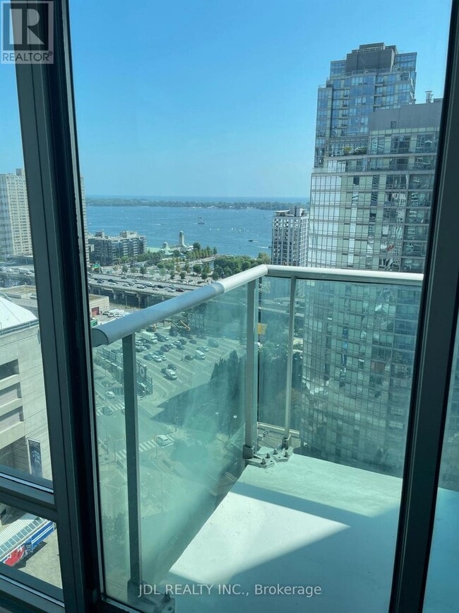 Building Photo - 81 Navy Wharf Ct