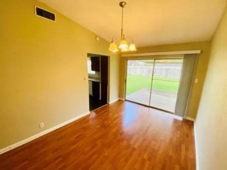 Building Photo - 12317 Willow Wild Dr
