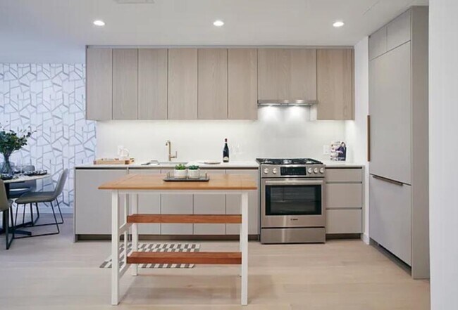 Foto del edificio - 0 bedroom in Queens NY 11101