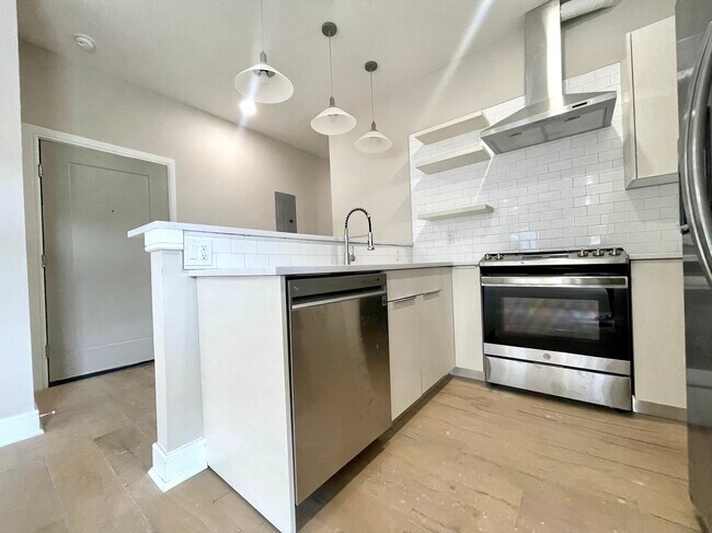 Foto del edificio - 3206 Capri Dr