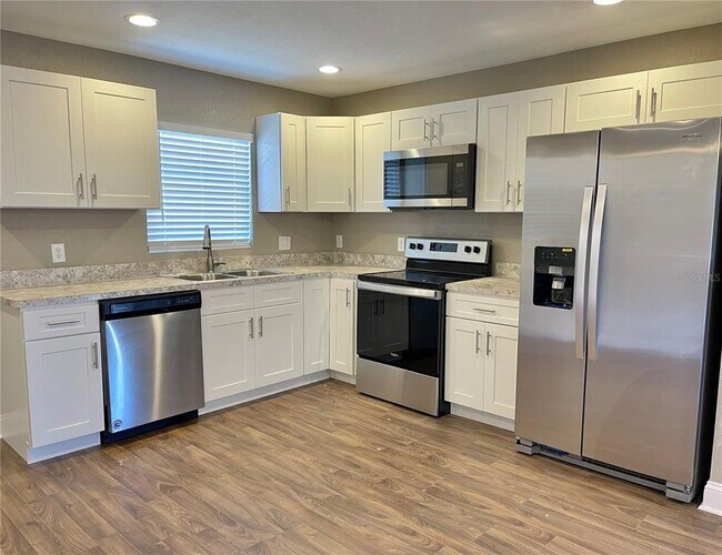 Foto del edificio - 643 Pineville Ln