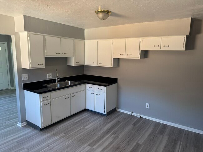 Cocina comedor - 755 E Perry St