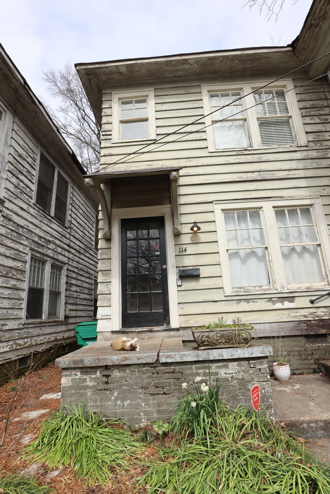 114 Front door - 114 E Maple St
