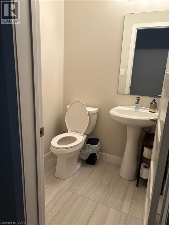 Photo du bâtiment - 902 W Village Square