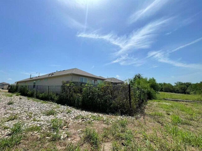 Building Photo - 13910 Levy Ln