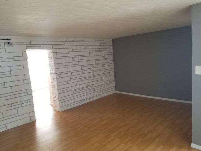 Building Photo - 2533 Highland Acres Dr