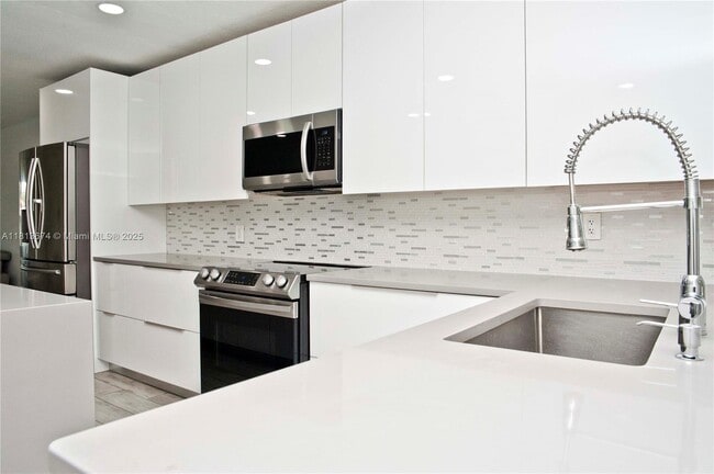 Building Photo - 1328 NW 93rd Terrace