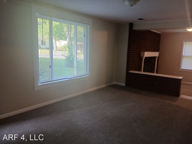 Building Photo - 3 br, 1.5 bath House - 9701 E 66th Street