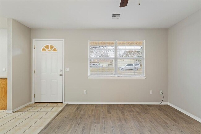 Foto del edificio - 601 Dogwood Ave