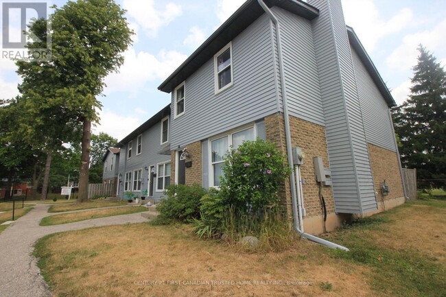 Building Photo - 70 Fiddlers Green Rd