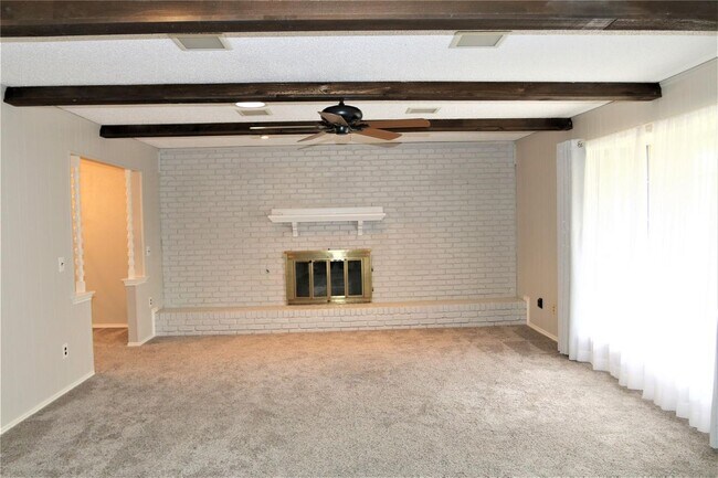Building Photo - 2203 Glen Forest Ln