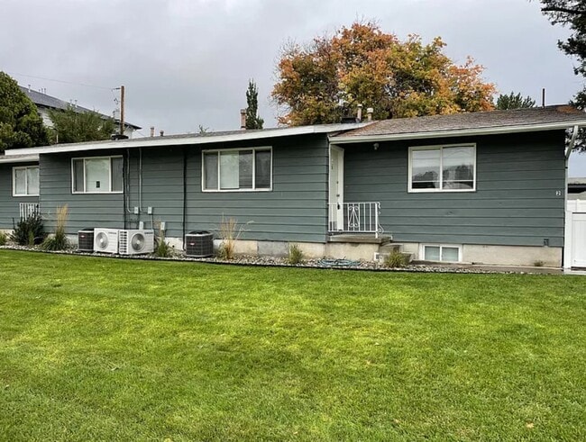 Building Photo - 8089 S Fern Cir