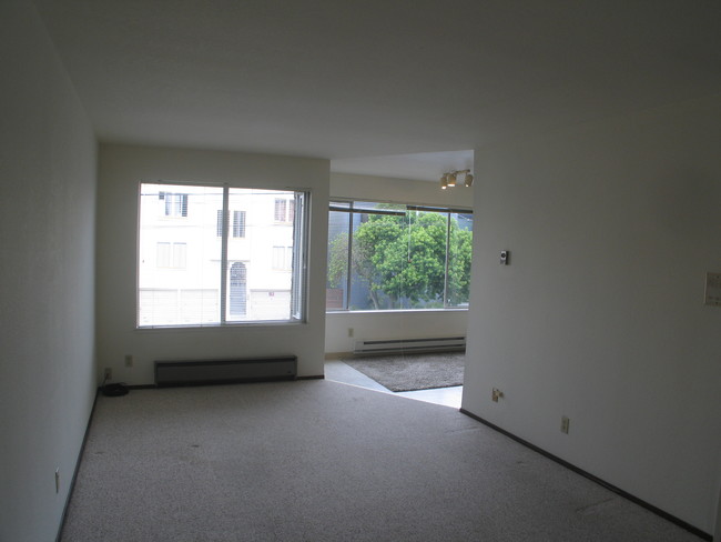 Building Photo - 1364 Noe St