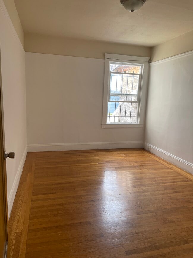 Building Photo - 1338 Gilman Ave