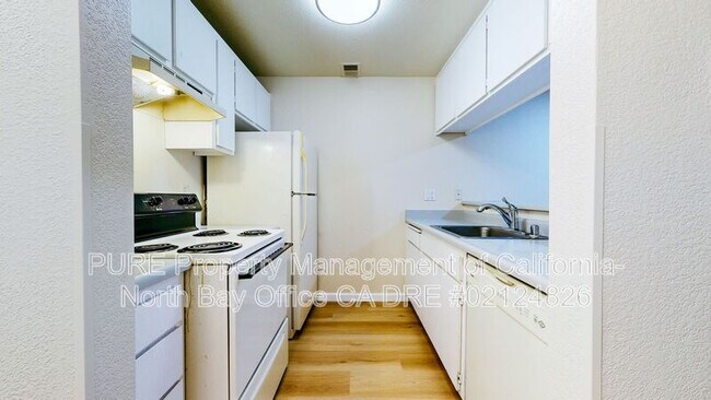 Foto del edificio - 1450 E Cotati Ave