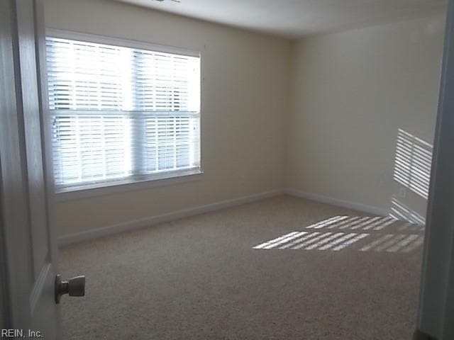 Building Photo - 725 S Rosemont Rd