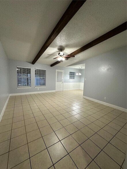 Foto del edificio - 7908 Creekmere Ln