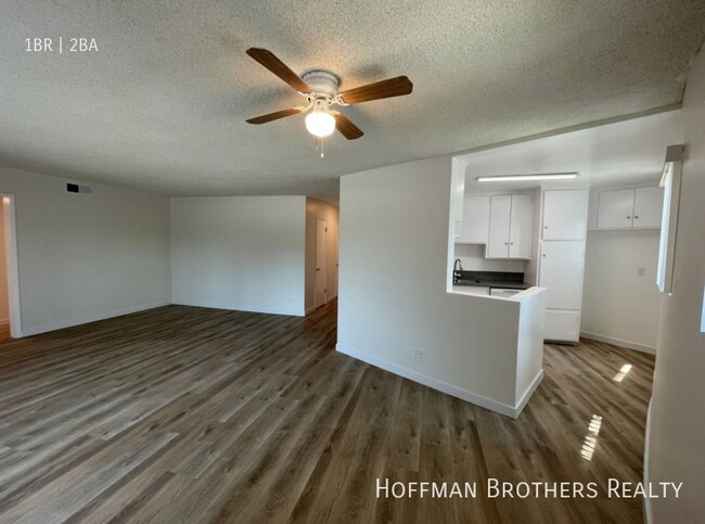 Foto del edificio - 6039 Whitsett Ave