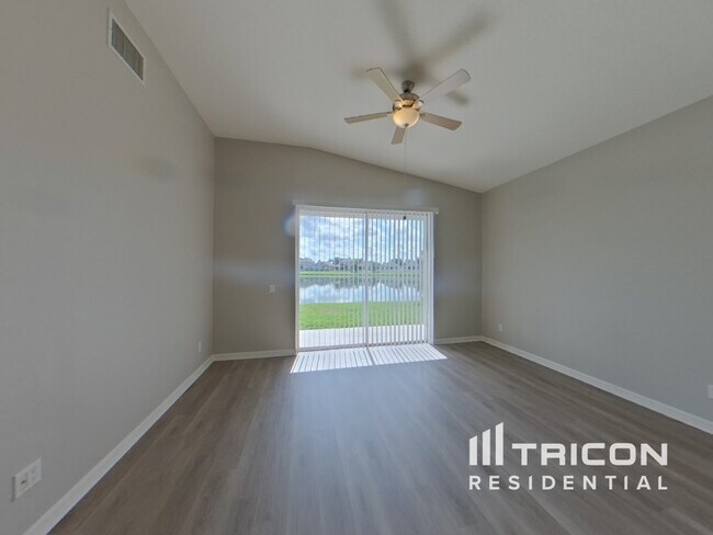 Foto del edificio - 5112 Clover Mist Dr