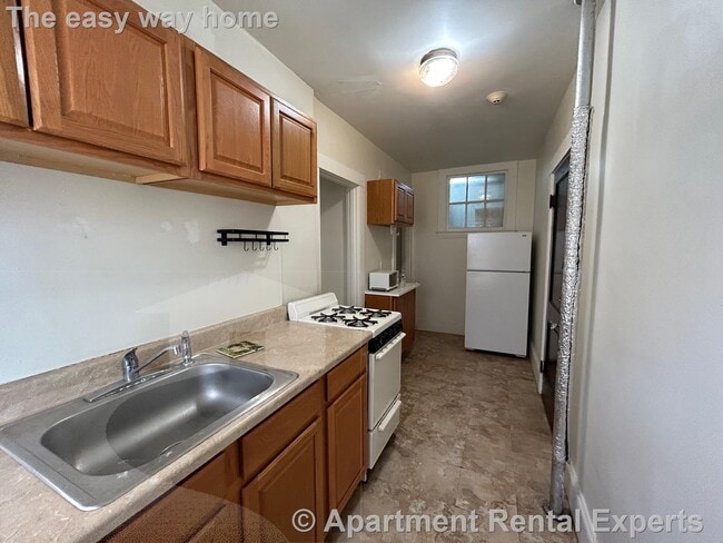 Building Photo - 157 Summer St