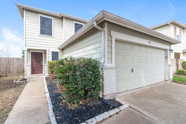 Foto del edificio - 7807 Pasture Spring Ln
