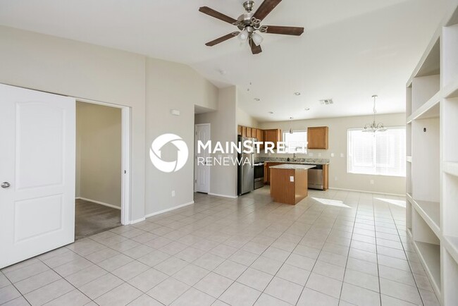 Foto del edificio - 4 Bedroom Pet-Friendly Home in San Tan Valley, AZ with Main Street Renewal