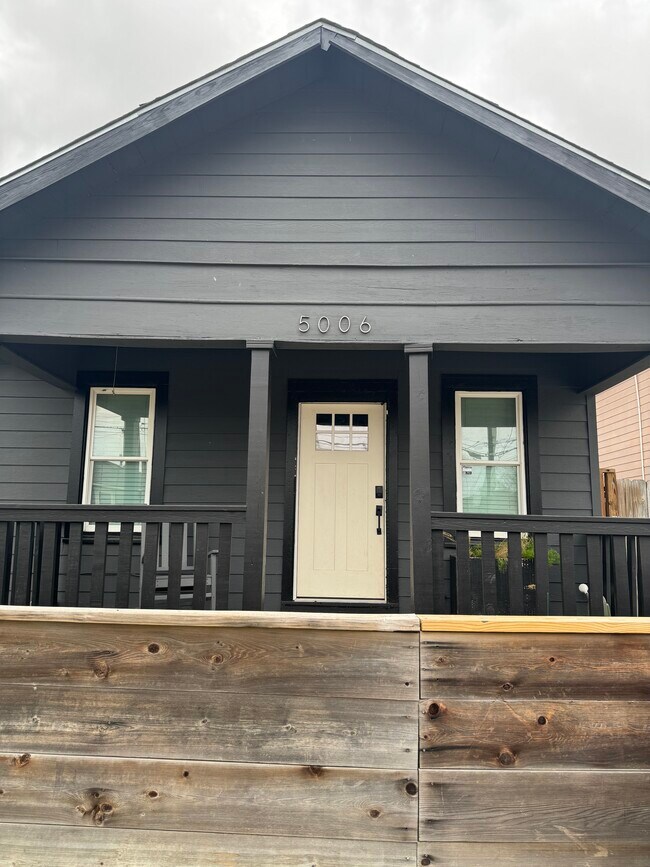 Foto del edificio - 5006 Hardy St