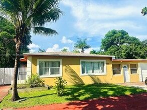 Building Photo - 465 NE 157th Ter