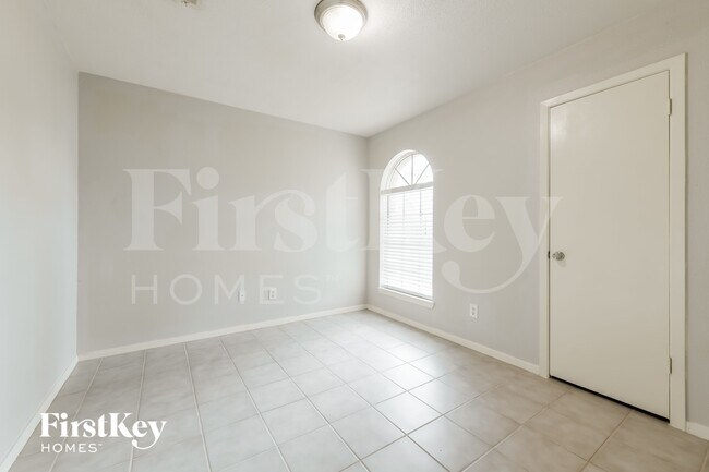 Foto del edificio - 22234 Waynegate Dr