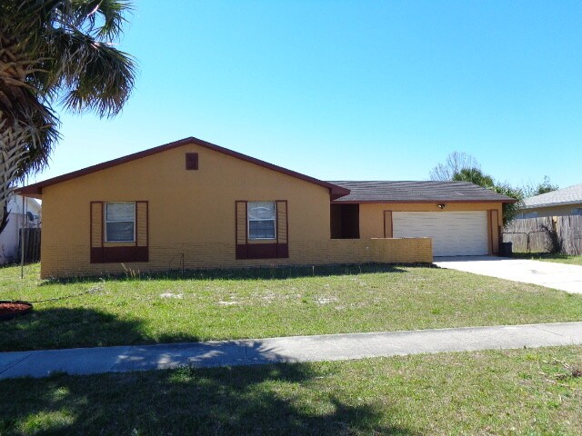 Primary Photo - 3/2 w/ Fenced Yard in Pine Hills