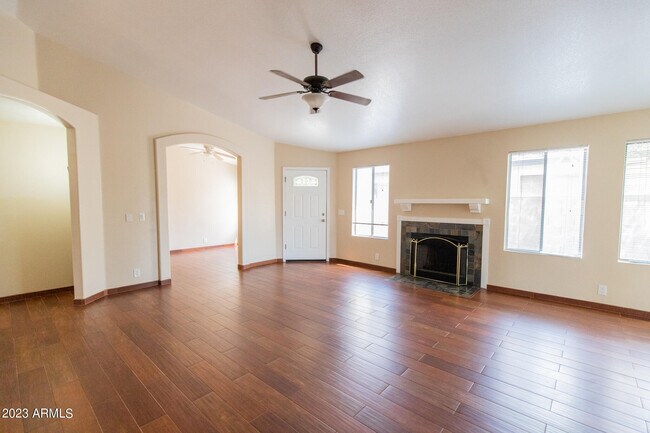 Foto del edificio - 15024 N 85th Dr