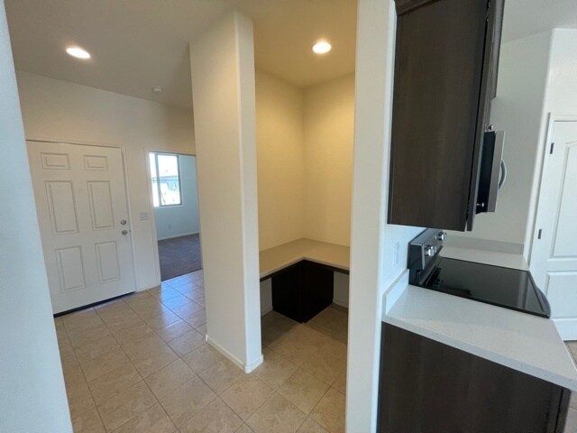 Building Photo - 1635 E KINGMAN PL - 3BR 2BA Kortsen/Arizol...