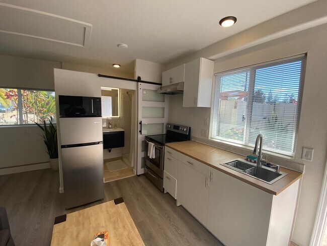 Foto del edificio - 13130 Ridgedale Dr