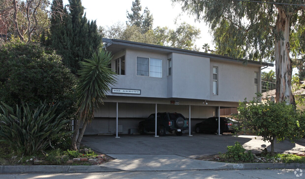 Primary Photo - 932 Arroyo Dr