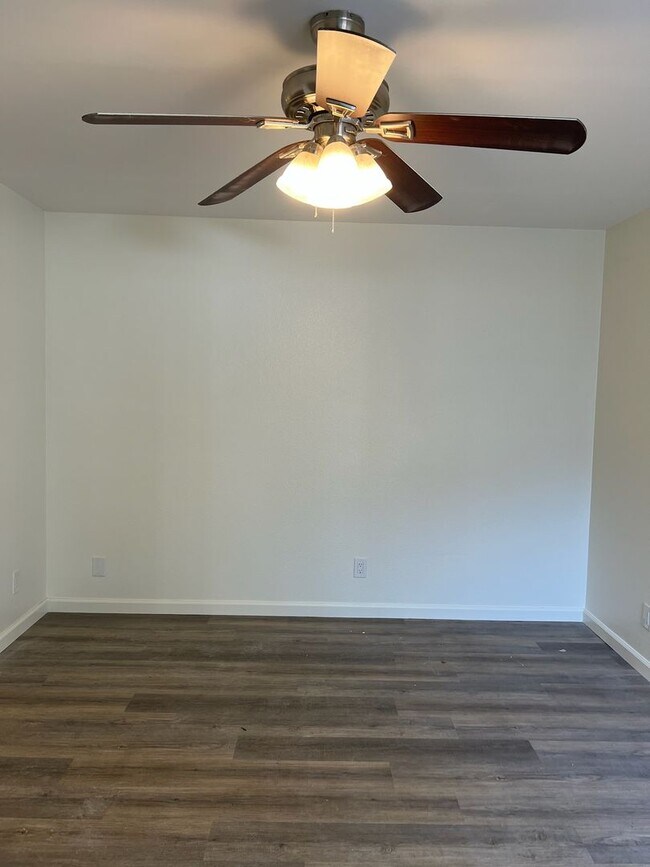 Foto del edificio - Wow! Single Story, 2 Bedroom, 2 Bath, with Community Beach!